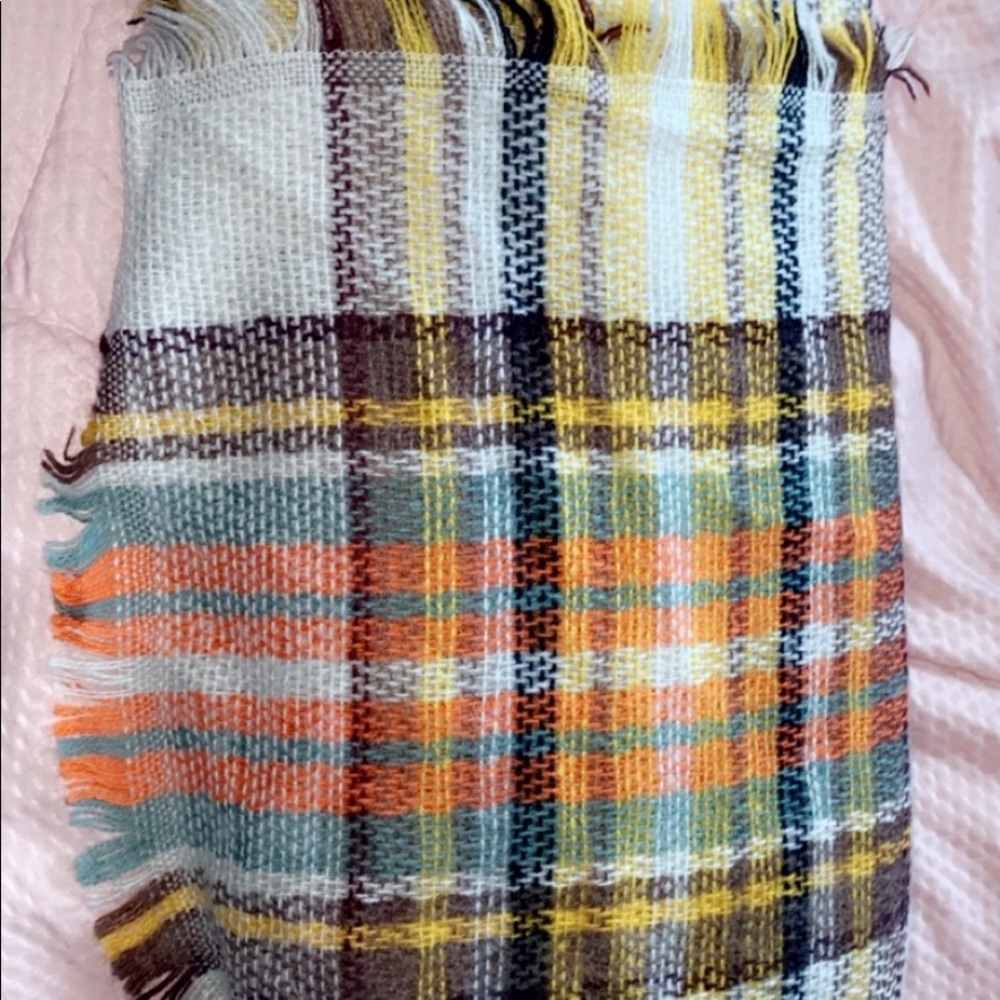 Multicolor blanket scarf